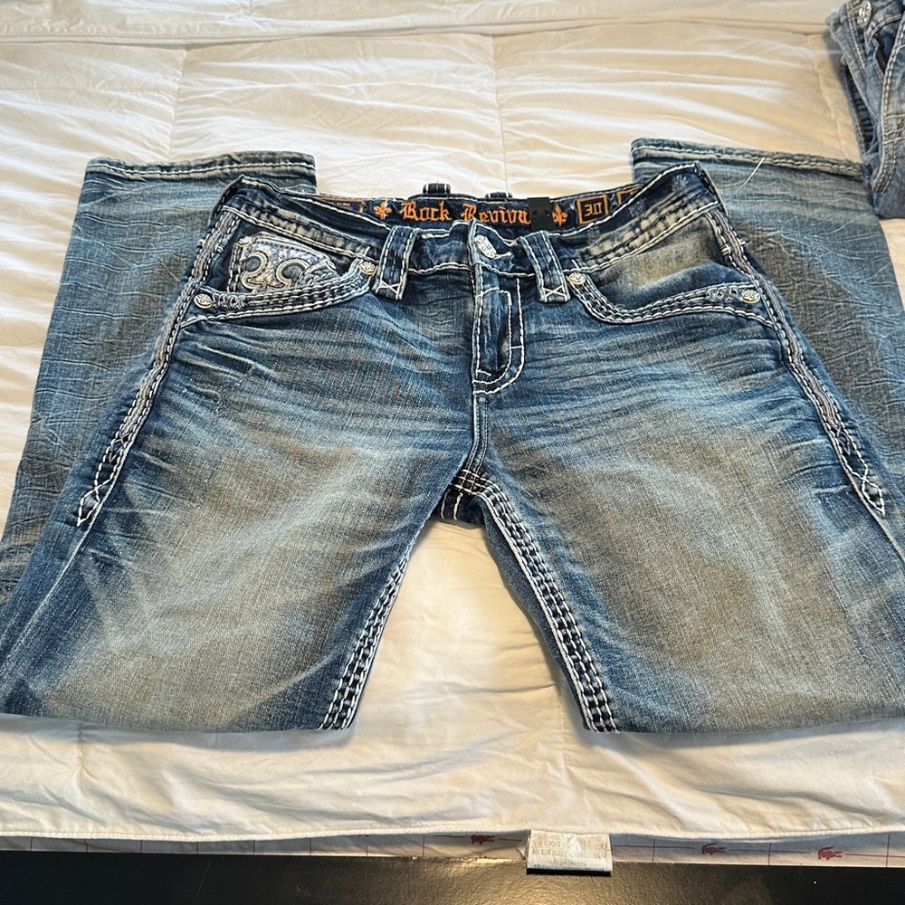 Rock rival NWOT